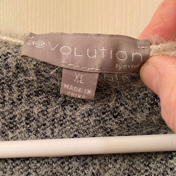 Evolution Long Cardigan Sleeveless Buffalo Plaid Black Gray White Fluffy SZ XL - Picture 10 of 11